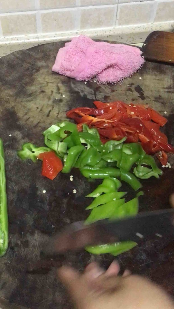 燒魚片的做法-家常味炒菜譜