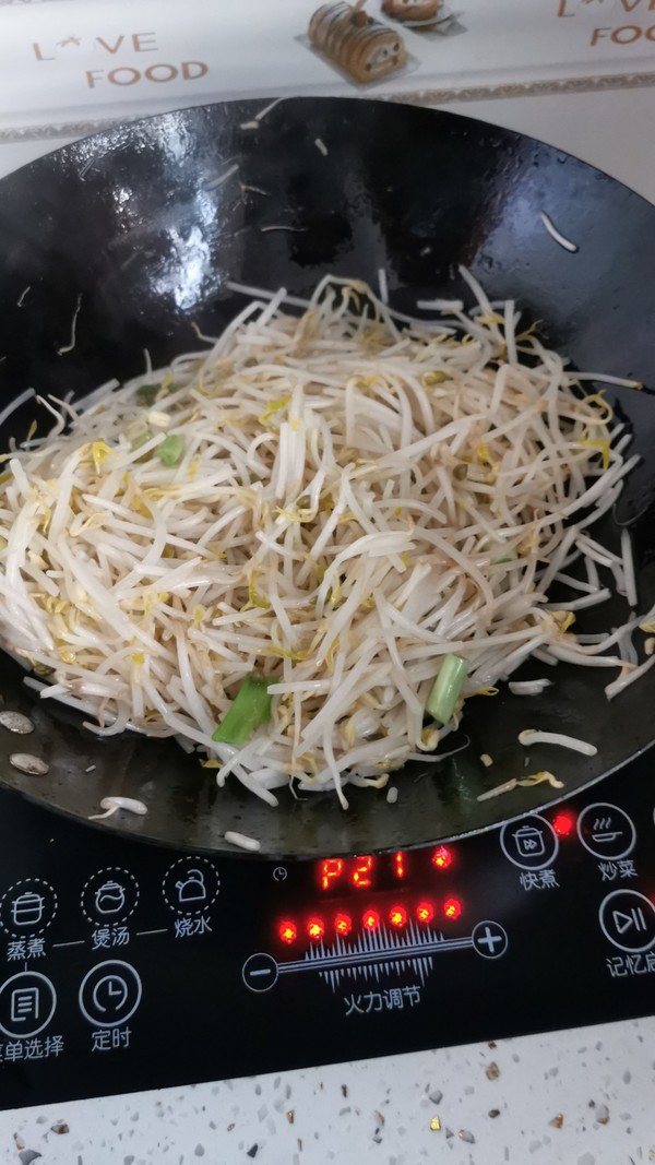 豆芽炒香腸的做法-咸鮮味炒菜譜