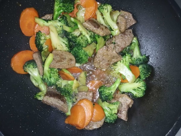 牛排雜燴的做法-家常味炒菜譜