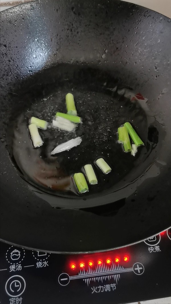 豆芽炒香腸的做法-咸鮮味炒菜譜