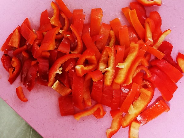 雞胸肉炒芹菜的做法-家常味炒菜譜