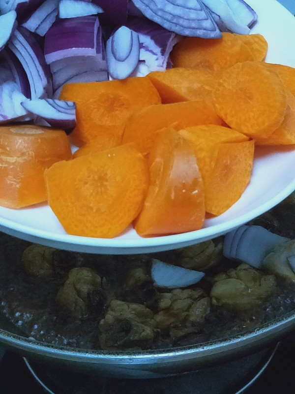 新疆大盤雞。的做法-香辣味燉菜譜-易網健康養生網 新疆大盤雞。的做法-香辣味燉菜譜