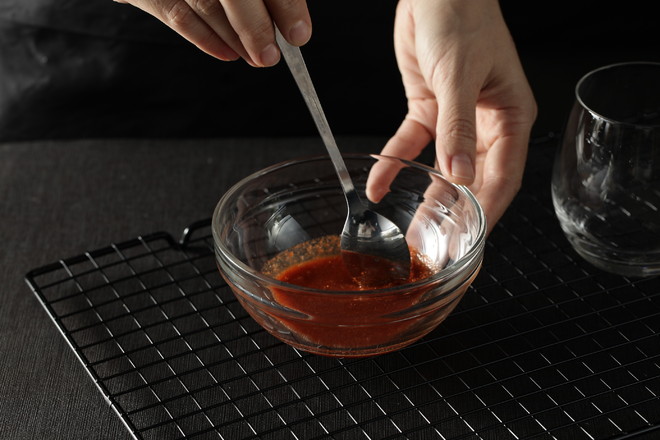 吃雞界明星新奧爾良雞翅的做法-醬香味蒸菜譜-易網健康養生網 吃雞界明星新奧爾良雞翅的做法-醬香味蒸菜譜