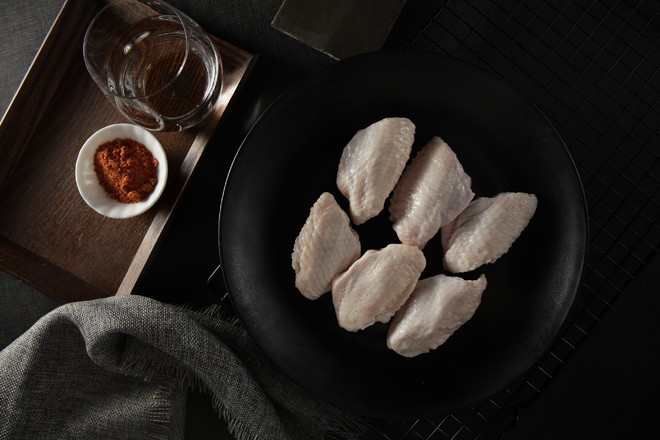 吃雞界明星新奧爾良雞翅的做法-醬香味蒸菜譜-易網<a href=http://www.gyfww.com/ target=_blank class=infotextkey>健康養生</a>網 吃雞界明星新奧爾良雞翅的做法-醬香味蒸菜譜