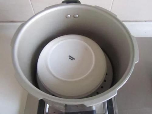 介紹梅菜扣肉簡單做法的做法-其它口味蒸菜譜-易網(wǎng)健康養(yǎng)生網(wǎng) 介紹梅菜扣肉簡單做法的做法-其它口味蒸菜譜