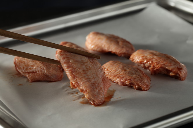 吃雞界明星新奧爾良雞翅的做法-醬香味蒸菜譜-易網健康養生網 吃雞界明星新奧爾良雞翅的做法-醬香味蒸菜譜