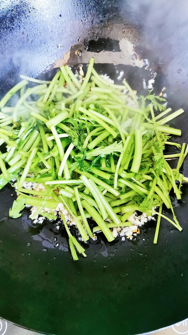 蒜蓉茼蒿的做法-咸鮮味炒菜譜-易網健康養生網 蒜蓉茼蒿的做法-咸鮮味炒菜譜