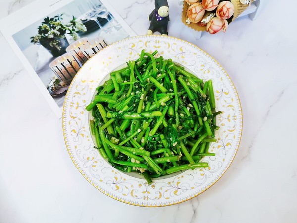 蒜蓉茼蒿的做法-咸鮮味炒菜譜-易網健康養生網 蒜蓉茼蒿的做法-咸鮮味炒菜譜