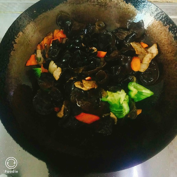 美味木耳的做法-家常味炒菜譜