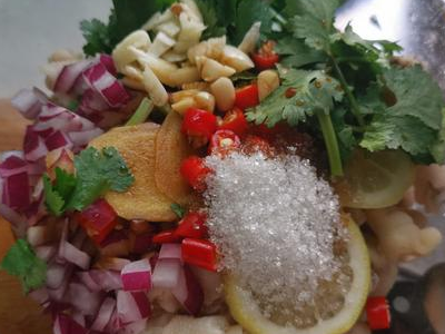 檸檬雞爪的做法-家常味拌菜譜