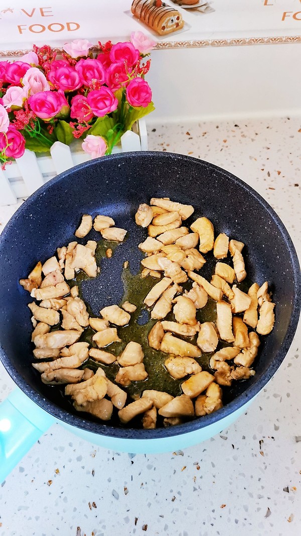 宮保皮蛋（無花生版）的做法-咸鮮味炒菜譜