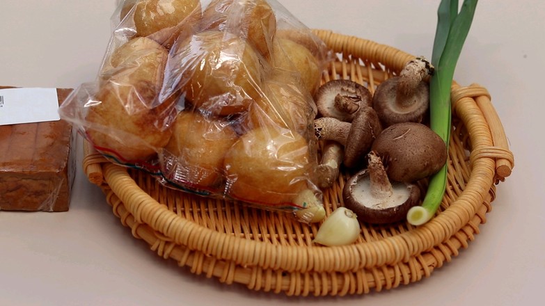 油面筋炒熏干的做法-家常味炒菜譜