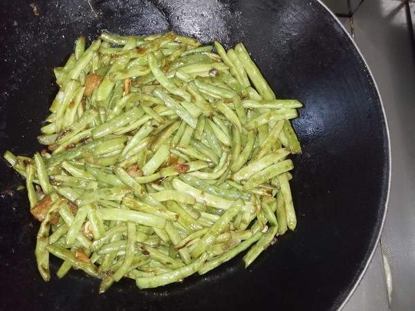 干煸四季豆的做法-家常味炒菜譜