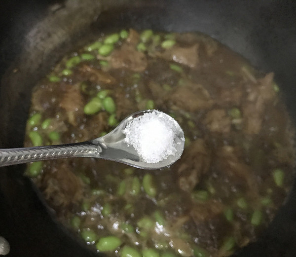 毛豆燒鴨翅的做法-家常味燒菜譜