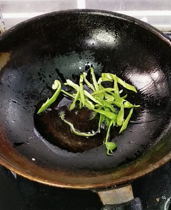 苦瓜炒肉的做法-咸鮮味炒菜譜