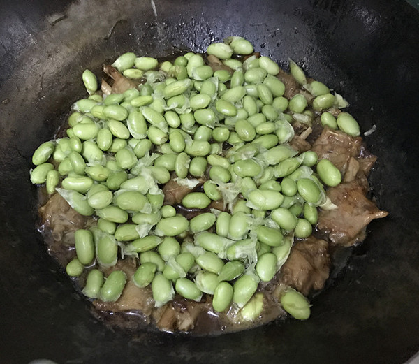 毛豆燒鴨翅的做法-家常味燒菜譜