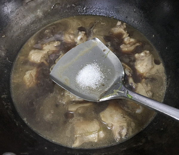 毛豆燒鴨翅的做法-家常味燒菜譜