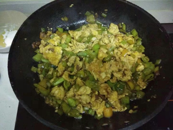 黃豆醬炒雞蛋尖椒的做法-香辣味炒菜譜