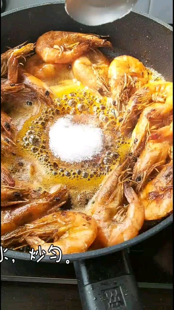 油燜大蝦的做法-咸鮮味煎菜譜