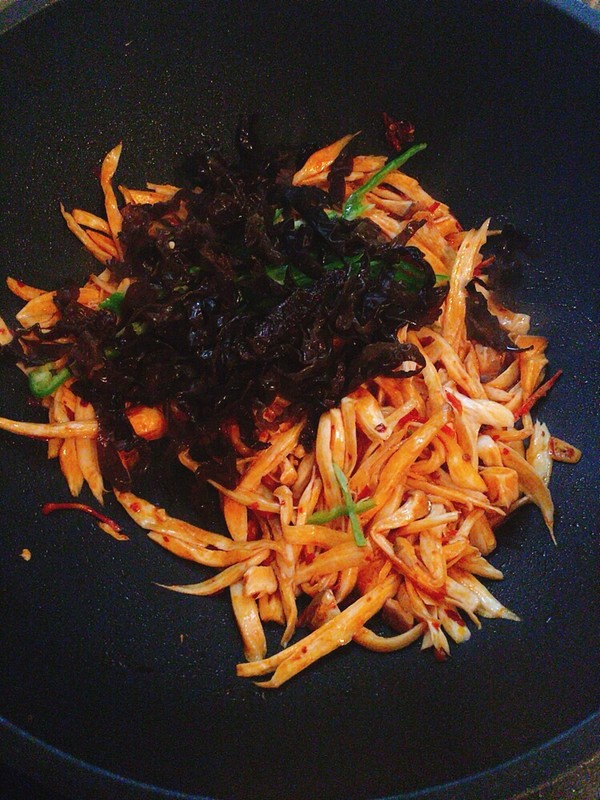 魚香杏鮑菇的做法-魚香味炒菜譜