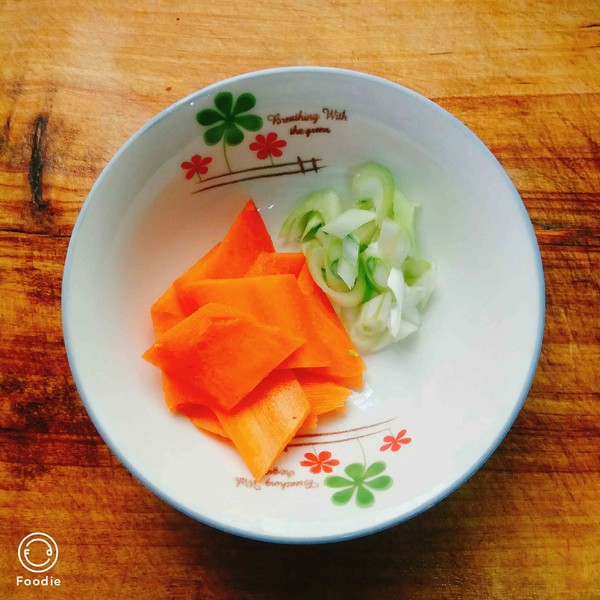 胡蘿卜白菜燉肉的做法-家常味燉菜譜-易網(wǎng)健康養(yǎng)生網(wǎng) 胡蘿卜白菜燉肉的做法-家常味燉菜譜