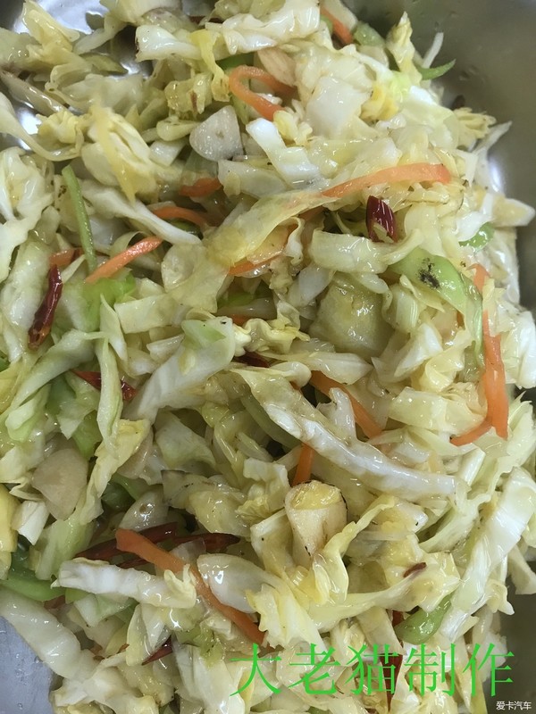 火爆牛心菜的做法-香辣味爆菜譜