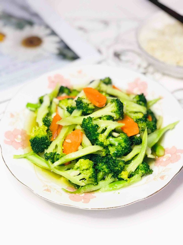 清炒西蘭花的做法-家常味炒菜譜