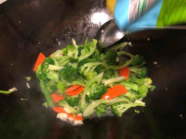 清炒西蘭花的做法-家常味炒菜譜