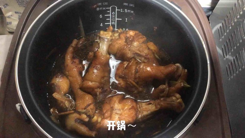 電飯煲雞腿雞爪的做法-家常味煲菜譜