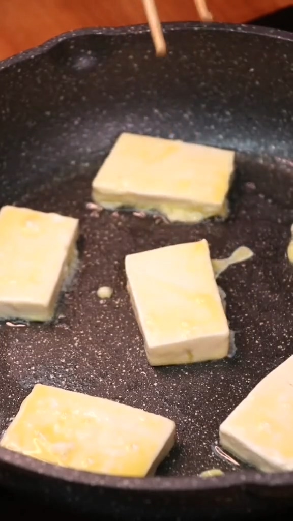 家常豆腐的做法-咸鮮味煎菜譜