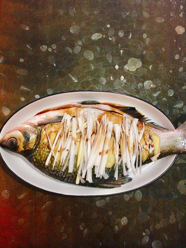 清蒸武昌魚的做法-咸鮮味蒸菜譜-易網健康養生網 清蒸武昌魚的做法-咸鮮味蒸菜譜