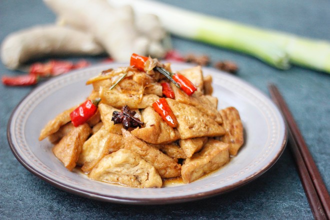 紅燒三角豆腐的做法-家常味炒菜譜