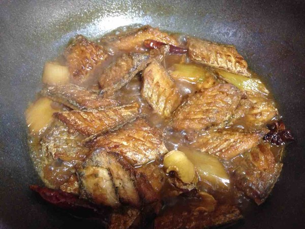 酒香燜帶魚的做法-家常味燜菜譜-易網健康養生網 酒香燜帶魚的做法-家常味燜菜譜