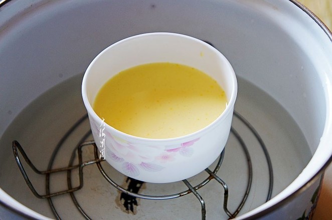 牛奶蝦仁蒸蛋羹的做法-家常味蒸菜譜