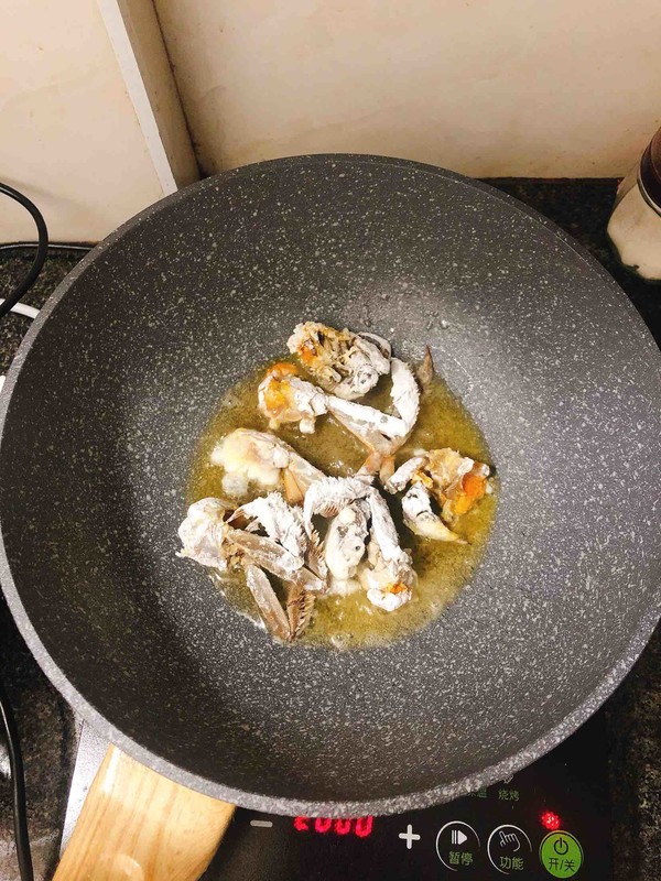 螃蟹炒年糕的做法-咸鮮味炒菜譜-易網健康養生網 螃蟹炒年糕的做法-咸鮮味炒菜譜