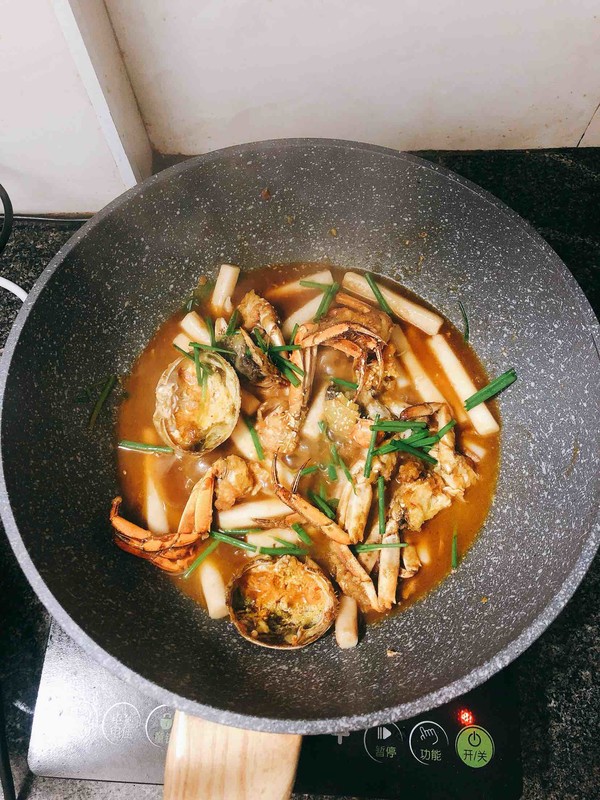 螃蟹炒年糕的做法-咸鮮味炒菜譜-易網健康養生網 螃蟹炒年糕的做法-咸鮮味炒菜譜