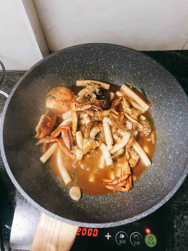 螃蟹炒年糕的做法-咸鮮味炒菜譜-易網健康養生網 螃蟹炒年糕的做法-咸鮮味炒菜譜