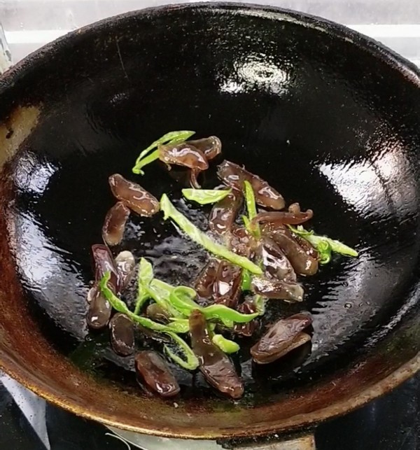 臘腸炒四季豆的做法-咸鮮味炒菜譜