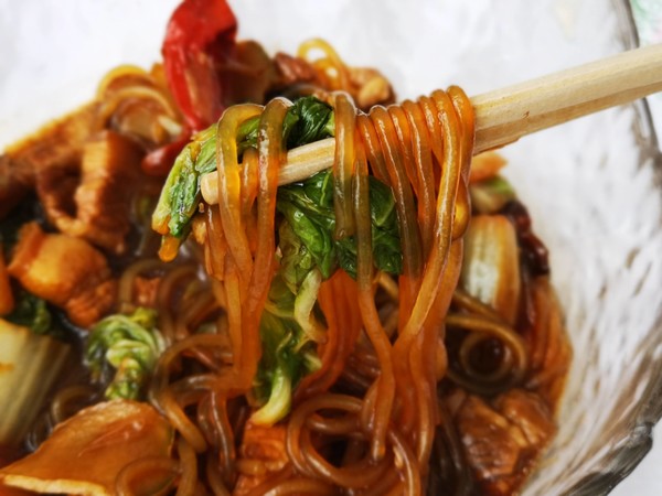 豬肉白菜燉粉條的做法-咸鮮味燉菜譜