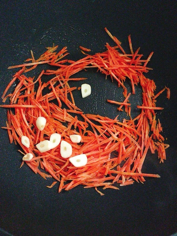 胡蘿卜炒肉丸的做法-咸鮮味炒菜譜