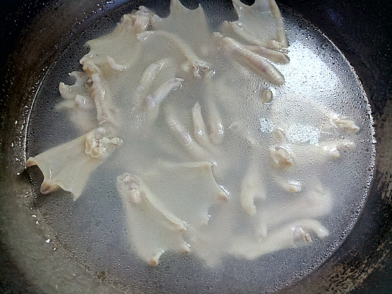 泡椒鴨掌的做法-酸辣味泡菜譜-易網健康養生網 泡椒鴨掌的做法-酸辣味泡菜譜