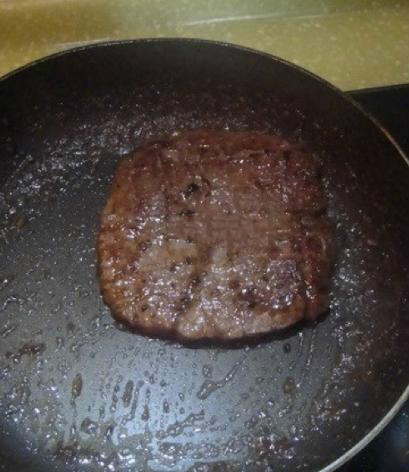 簡易快速煎牛排，懶人必備的做法-家常味煎菜譜