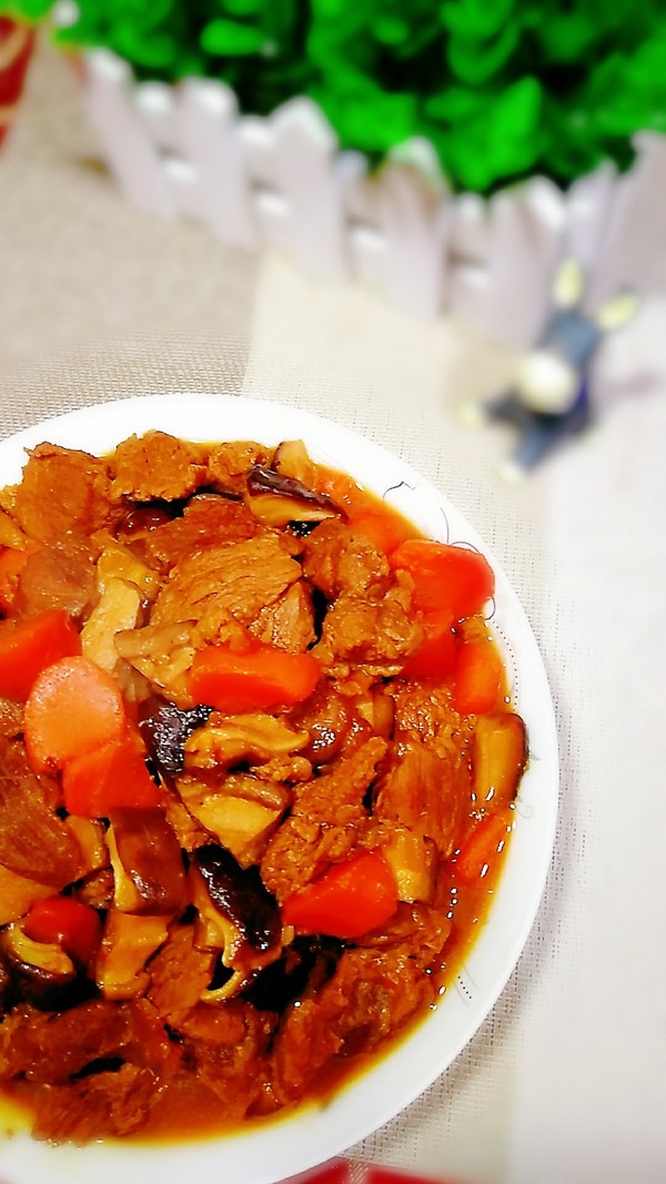 香菇燒牛肉的做法-家常味燒菜譜