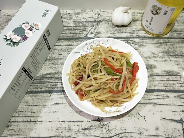 醋溜土豆絲的做法-家常味炒菜譜