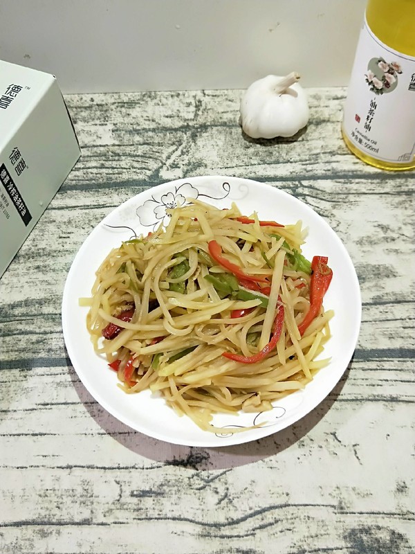 醋溜土豆絲的做法-家常味炒菜譜
