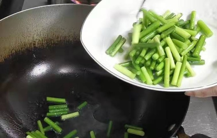 孜然蒜苔炒鴨腎的做法-家常味炒菜譜