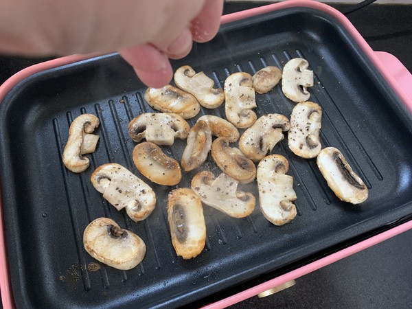 黑椒煎蘑菇的做法-咸鮮味煎菜譜