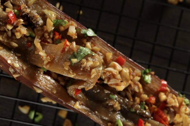 蒜香茄子，宵夜中的王者！的做法-香辣味烤菜譜