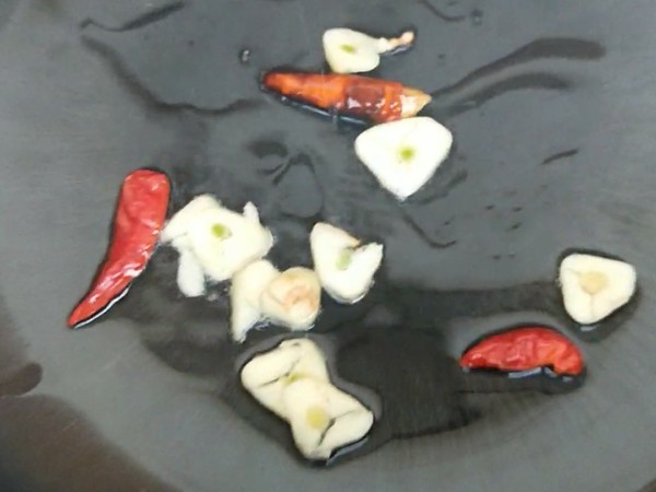 醋溜土豆絲的做法-家常味炒菜譜