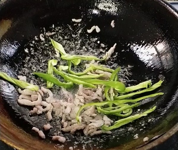 肉絲茄子的做法-咸鮮味炒菜譜-易網健康養生網 肉絲茄子的做法-咸鮮味炒菜譜